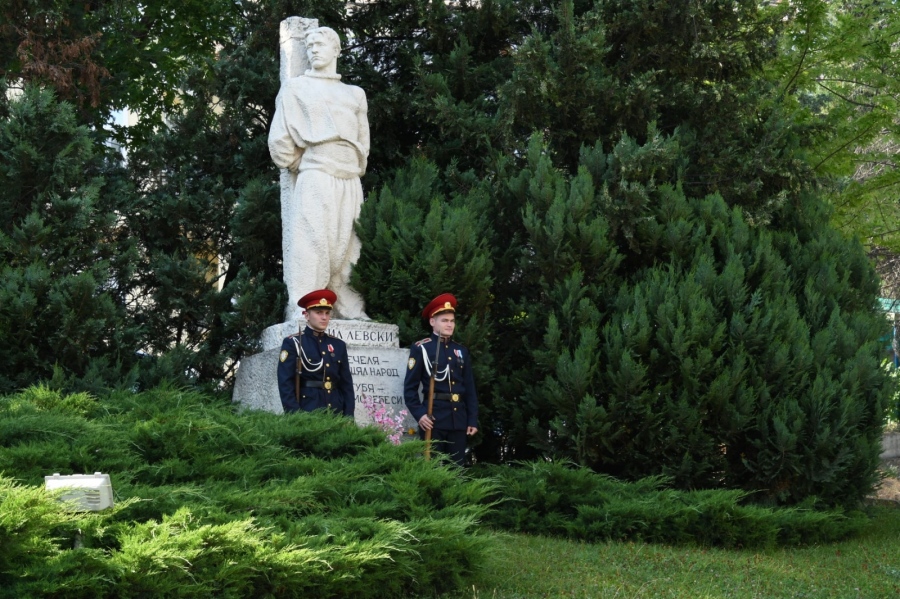 НВУ „Васил Левски“ чества рождението на патрона си