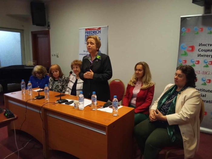 Жените социалистки проведоха във Велико Търново мащабен форум за отговорността на местната власт към гражданите