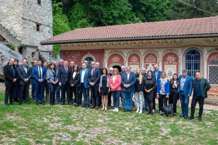 ГЕРБ-СДС откри предизборната си кампания във Велико Търново със заявката да върне разума в политиката