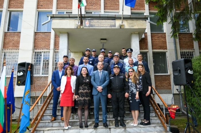 Вътрешният министър Калин Стоянов официално откри възстановените полицейски управления в Стражица и Полски Тръмбеш