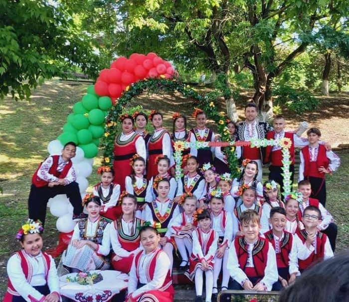 Детският танцов състав „Приключенци“ стана Абсолютен шампион по фолклор на шампионата „Данфорови ритми“