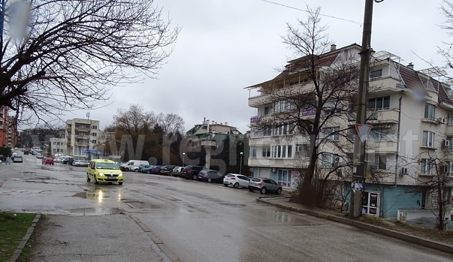 Опасно кръстовище обърква шофьорите във Велико Търново