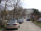 Паркингите на болницата са окупирани от живущите наоколо(СНИМКИ) 