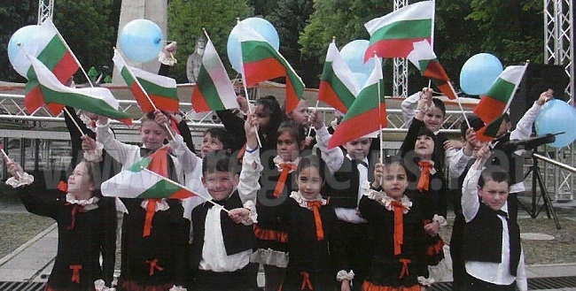 В Елена отбелязват 9 май 