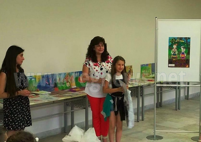 Деца от Елена с награди от областен конкурс 
