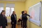 Министър Вълчев впечатлен от работата на Младежкия БЧК в СУ „Вичо Грънчаров”