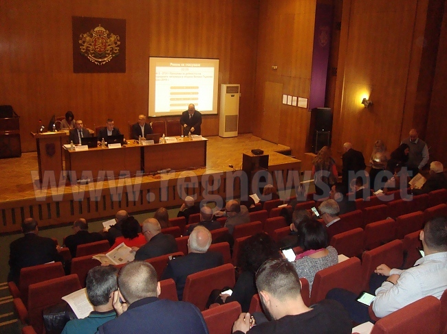 Местния парламент гласува месечните заплати на общинския кмет и кметовете на населени места