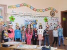 Първолаците в Джулюница изпратиха Буквара и посрещнаха Читанката