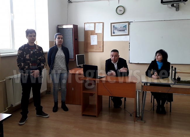 Председателят на Великотърновския общински съвет гостува в Хуманитарна гимназия
