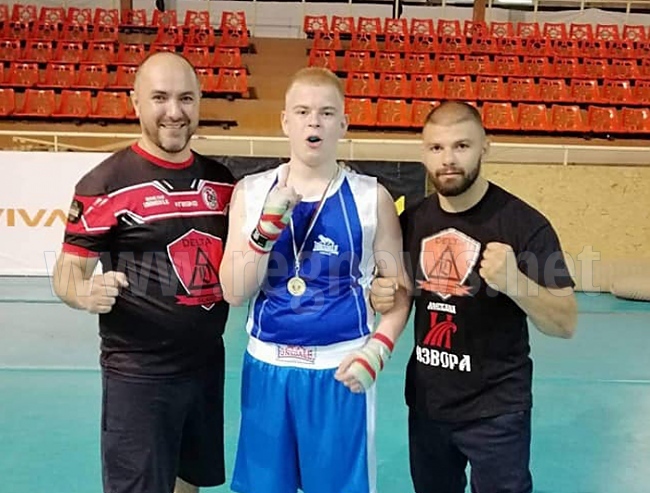 Енчо Енчев спечели злато за „Локомотив” от Държавното по бокс