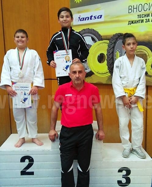 Джудисти от Елена спечелиха 4 медала на международен турнир в Севлиево