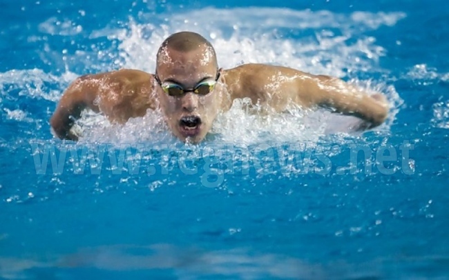 Антъни Иванов спечели 5 златни медала на държавното по плуване