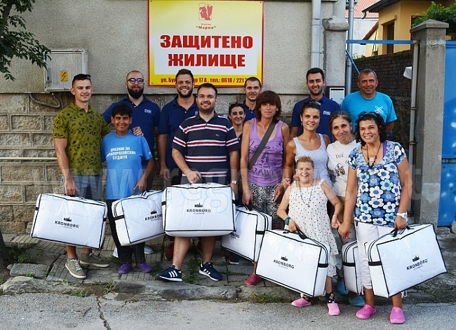 „отГОворните“ и JYSK осигуриха топли завивки за хора в нужда в Горна Оряховица