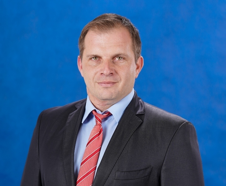 Виктор Азманов, кандидат за кмет на община Горна Оряховица, издигнат от Коалиция „Алтернативата на гражданите”:  Горна Оряховица има бъдеще, само ако гражданите поемат управлението на местната власт 