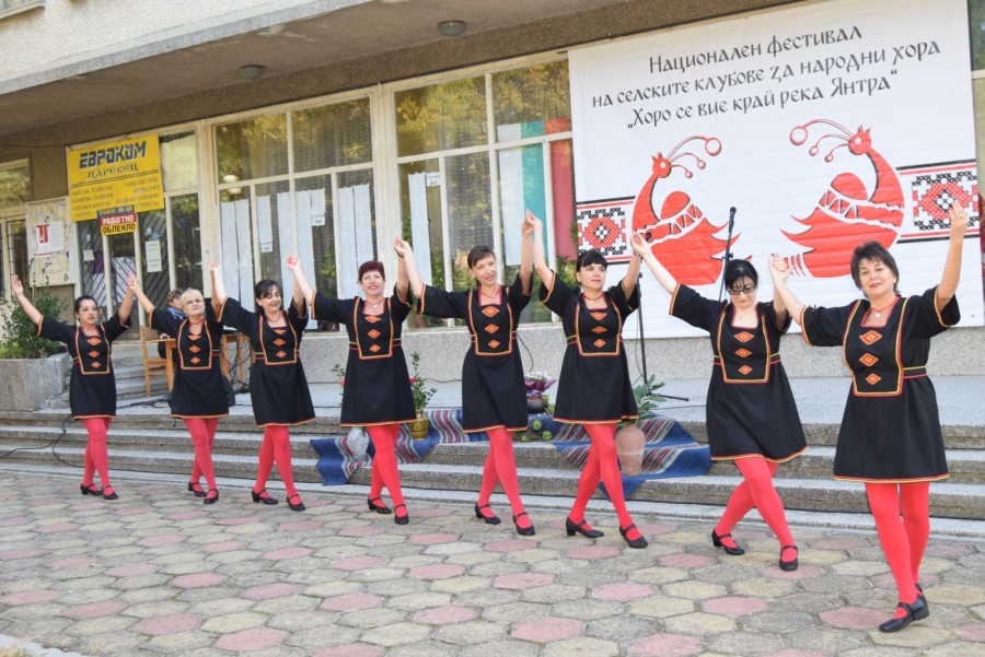 Състави от седем общини се надиграваха в Първомайци