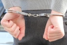  Вкараха в ареста мъж, вилнял в заведение и размахвал нож срещу охрана и полицаи