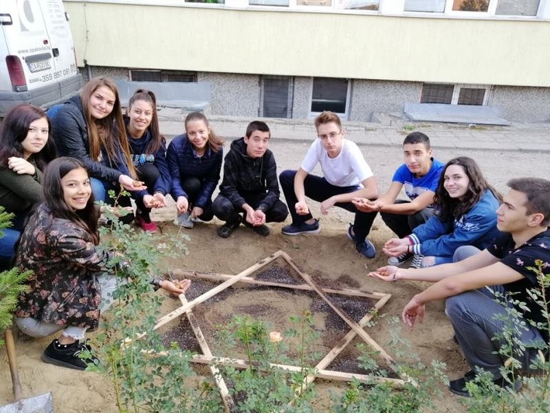 Ученици от СУ „Николай Катранов” участват в международен проект за Холокоста