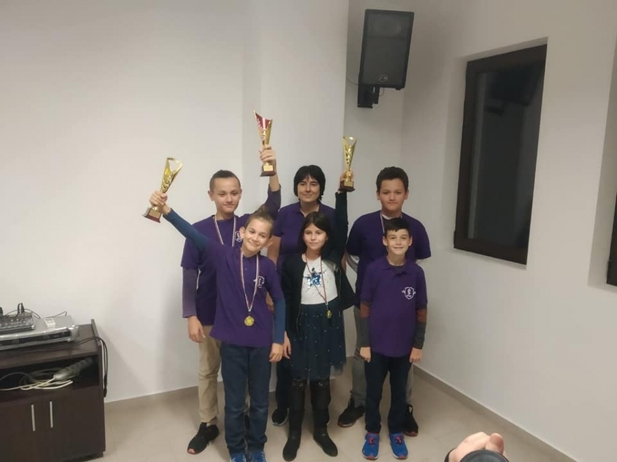 Шахматистите на „Етър“ спечелиха 3 купи от „Битката за Троян“