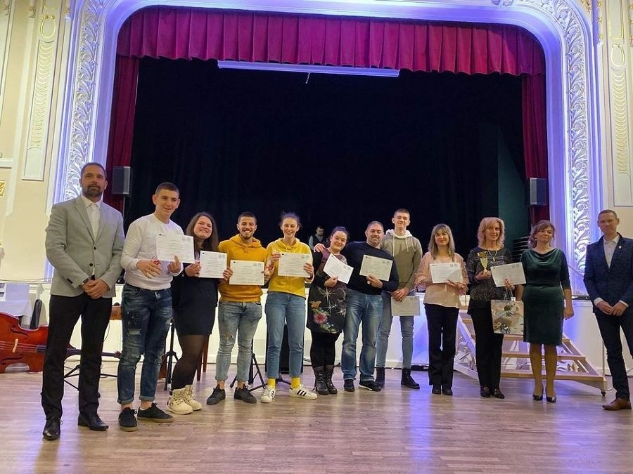 Ученици от Лясковец бяха в Словакия на среща по проект по Еразъм