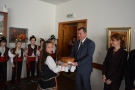 Коледари гостуваха на кмета на община Павликени