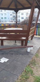 По Коледа вандали потрошиха пейки на детска площадка във Велико Търново