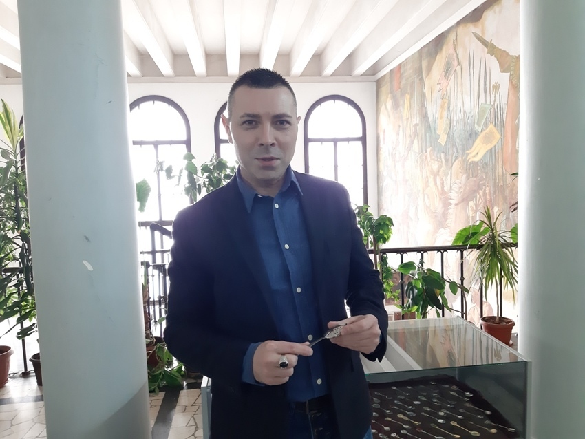 С нова книга и изложба започва 2020-та телевизионерът Мирослав Дечев