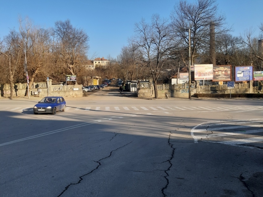 Няма желаещи да правят кръговото под Летния театър и паркинга в Сержантското училище