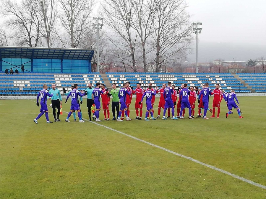 „Етър“ с убедителното 4:1 на старта, Стелиян Добрев дебютира с 2 гола