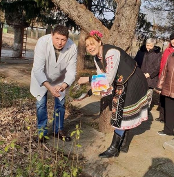 Във Върбица спазиха традицията за Бабинден 