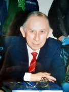 Първият демократично избран ректор на ВТУ доц. Владимир Попов писал рецензия за дисертацията на Евгения Живкова 