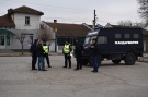 Задържаха 9 души по време на спецоперация в Сухиндолско (снимки)