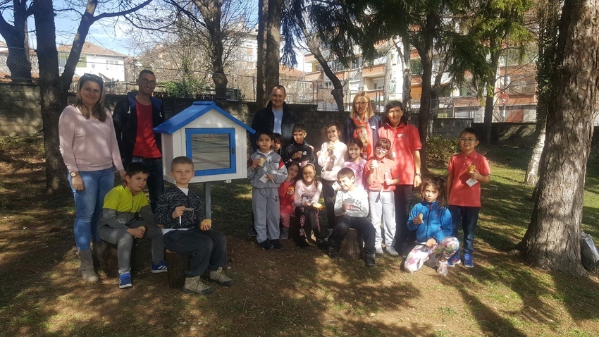 Къщичка за книги монтираха в двора на ОУ „Св. св. Кирил и Методий” в Горна Оряховица