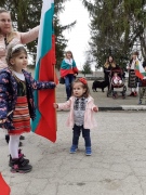 2-годишно дете поведе хорото за 3 март във Върбица