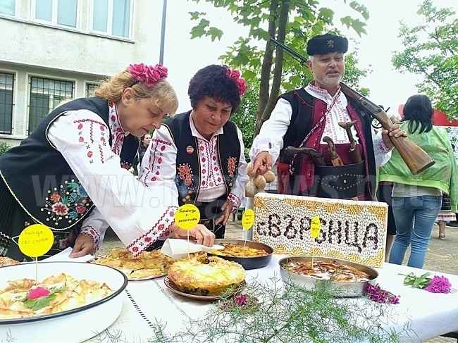 Празникът на дрипавата баница във Върбица е претендент за най-добър фестивал на традиционна българска храна