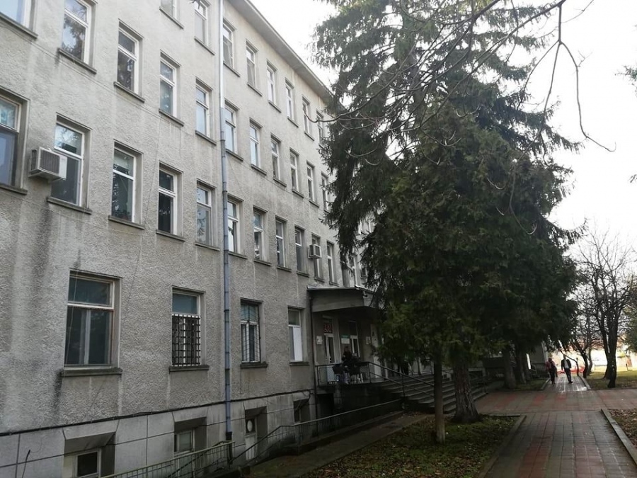 Код коронавирус: 53-годишен мъж и баща му са приети в Инфекциозното отделение в Горна Оряховица, тестовете им са отрицателни