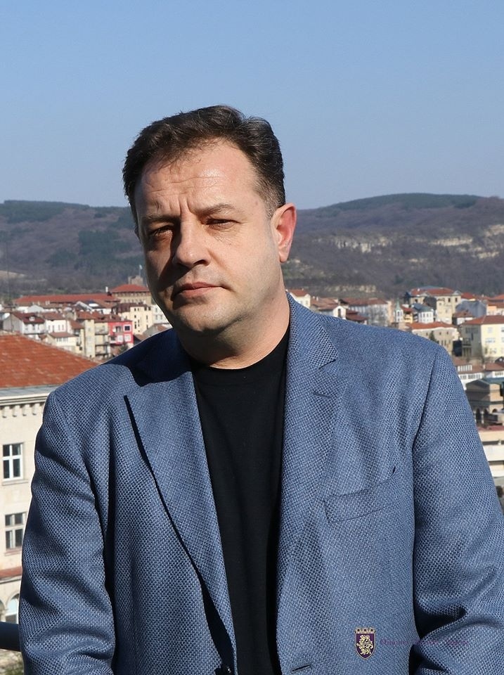 Замразяват проекти по програмата за саниране