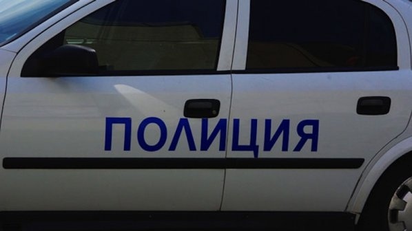 Задържаха двама мъже, били 17-годишно момиче и 18-годишен британски гражданин 