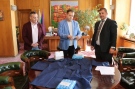 Предпазни облекла и пособия бяха дарени на Община Велико Търново