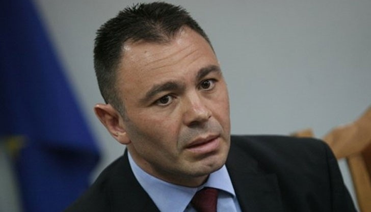Светлозар Лазаров дари 1000  предпазни маски на Община Павликени