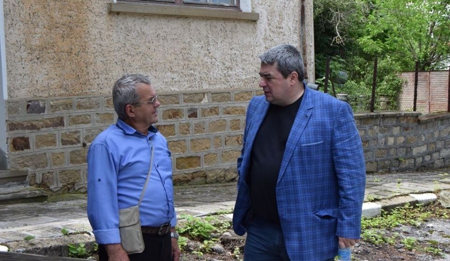 Скъсан водопровод остави Горски горен Тръмбеш без вода, инж. Добрев бе на мястото на аварията