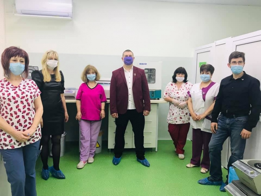 Търновският „Ротаракт“ дари термостат на Хематологията във Велико Търново