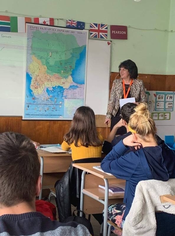 Педагози от СУ „Емилиян Станев“ усвояват нови подходи за откриване на индивидуалните заложби на всяко дете
