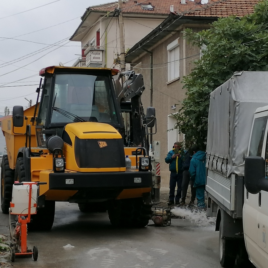Тежка авария остави без вода квартала между „Мано Тодоров” и „Панайот Цвикев” в Горна Оряховица