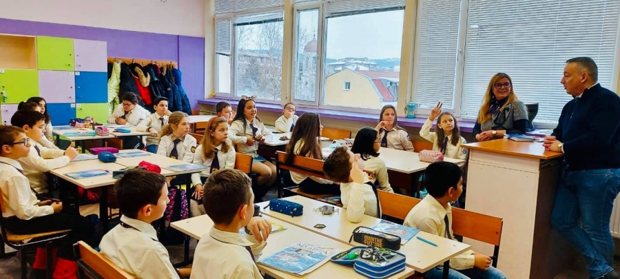 Председателят на ОбС Венцислав Спирдонов изнесе открит урок в ОУ „Св. Патриарх Евтимий”