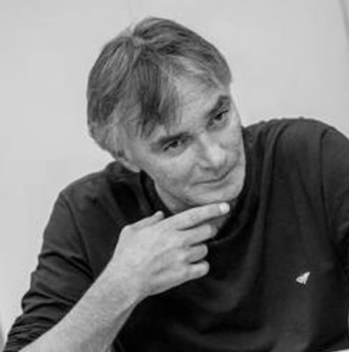 В Елена удостоиха с Почетен знак „Стоян Михайловски“ съсценариста на „Улицата“ и „Как ще ги стигнем американците“ Людмил Станев