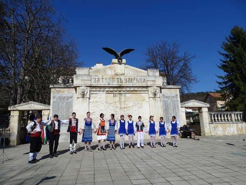 Сухиндол празнува 3 март