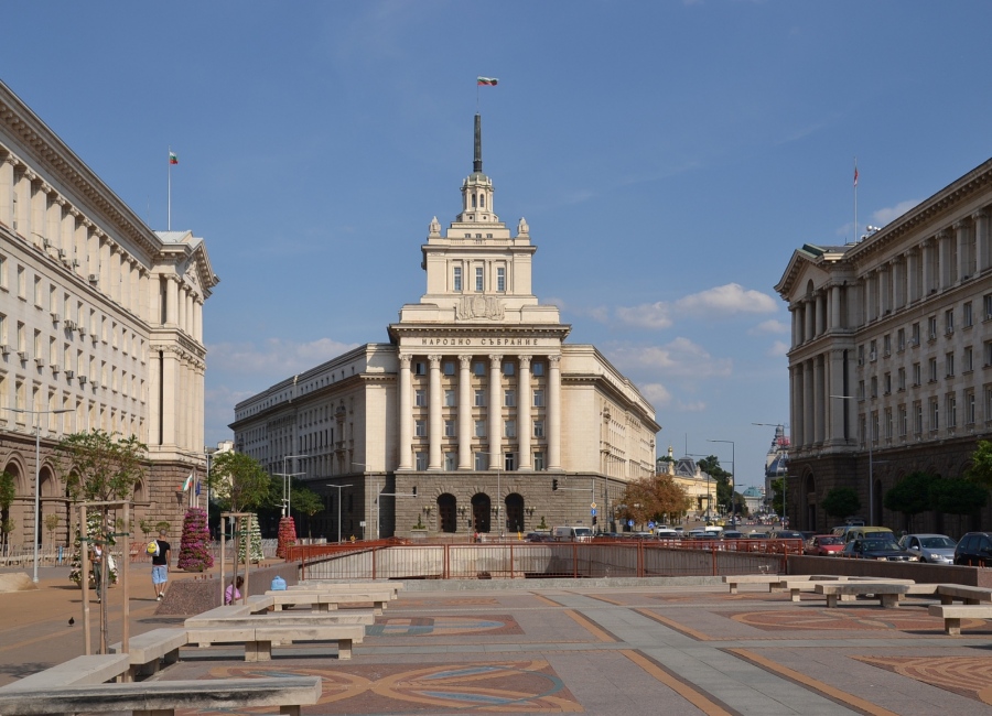 Седем партии влизат в Парламента според първите официални извадки на социолозите