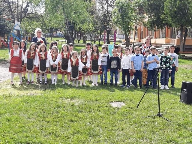 Пролетен празник организираха за децата на ДГ „Ален мак”