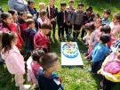Деца продължават да разкрасяват Горна Оряховица в навечерието на Великден