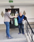 Близо 700 великотърновци бяха зарадвани с козунаци и великденски яйца